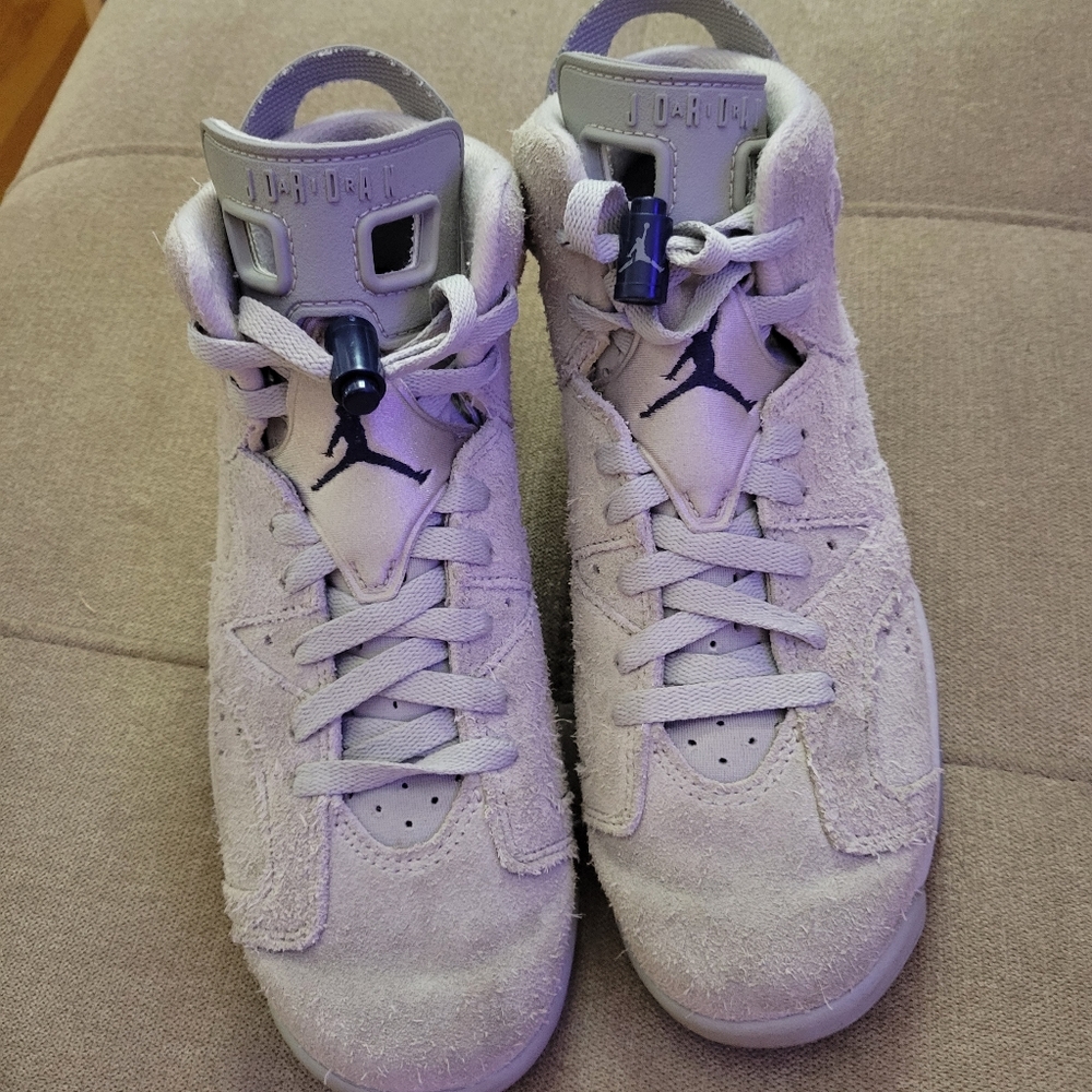 Air Jordan's USED kids sneakers size 7 Gray Suede